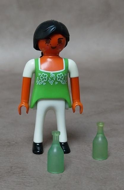Playmobil popje, met 2 flesjes, Kinderen en Baby's, Speelgoed | Playmobil, Gebruikt, Los Playmobil, Ophalen of Verzenden