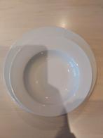 12 platte borden en 12 diepe borden . Wit porselein., Enlèvement, Porcelaine, Assiettes(s)