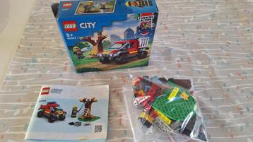 Lego City (4x4 Brandweertruck redding) complete set met doos beschikbaar voor biedingen