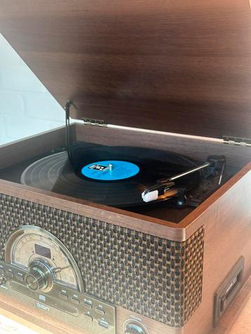 7 in 1 vintage platenspeler en audiosysteem beschikbaar voor biedingen