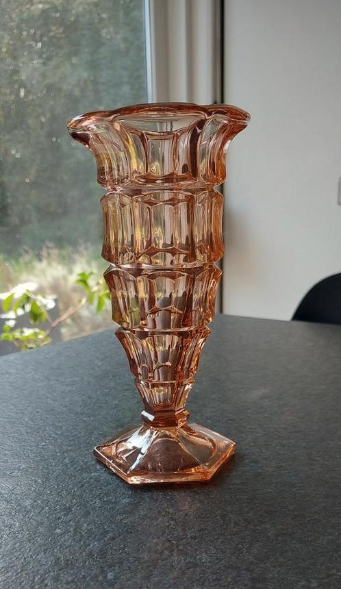 Vaasje art deco rosaline glas, Antiek en Kunst, Antiek | Glaswerk en Kristal, Ophalen of Verzenden