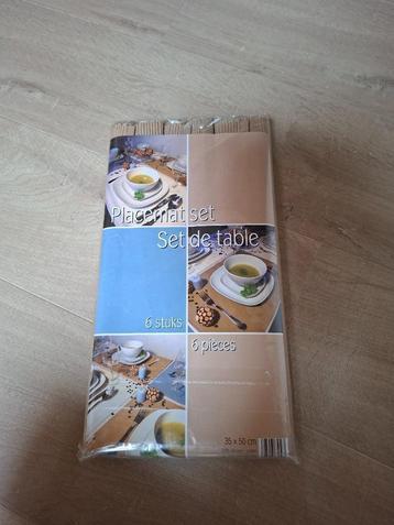 Placemat set (6 stuks) NIEUW beschikbaar voor biedingen