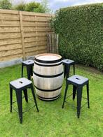 Barrel tafel met 4 of 6 metalen barkrukken., Bijzettafel, Tuinset, 6 zitplaatsen, Ophalen of Verzenden