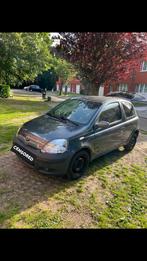 Toyota Yaris uit het jaar 2005, Auto's, Voorwielaandrijving, Stof, 1370 kg, 4 cilinders
