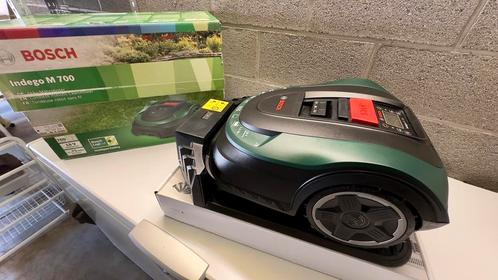 Robot Tondeuse BOSCH INDEGO M700, Tuin en Terras, Robotmaaiers, Gebruikt, 20 tot 25 cm, Ophalen