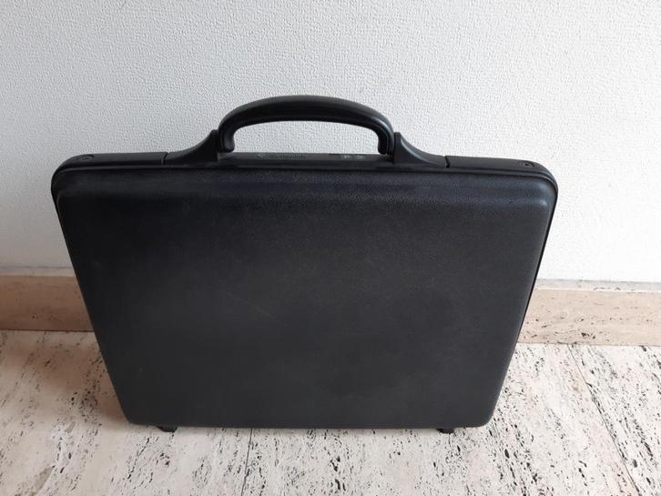 aktetas Samsonite harde schelp met slotjes, Computers en Software, Laptoptassen, Gebruikt, Aktetas, 16 inch, Ophalen of Verzenden