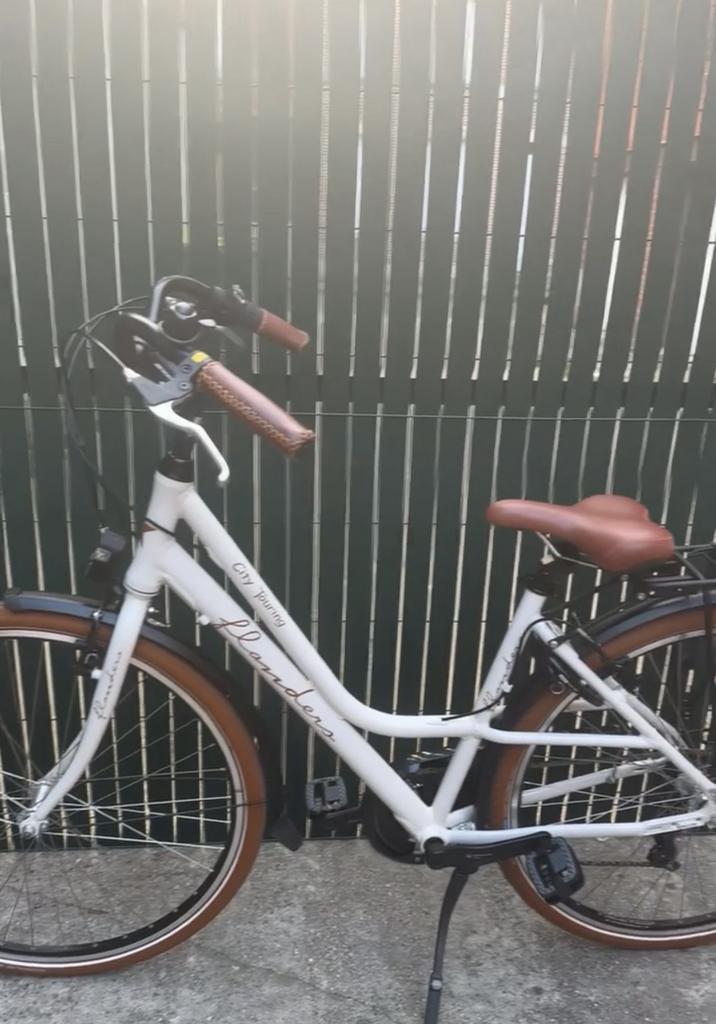 Hollandse damesfiets, Fietsen en Brommers, Fietsen | Dames | Damesfietsen, Zo goed als nieuw, Ophalen