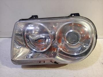 KOPLAMP LINKS Chrysler 300 C Touring (04805761AL) beschikbaar voor biedingen