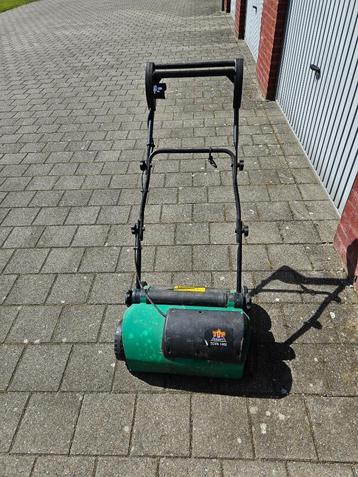 Elektrische verticuteermachine / gazonbeluchter beschikbaar voor biedingen