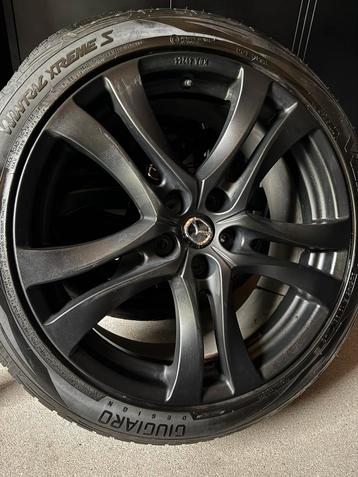 Mazda velgen 19 inch met winterbanden als nieuw beschikbaar voor biedingen