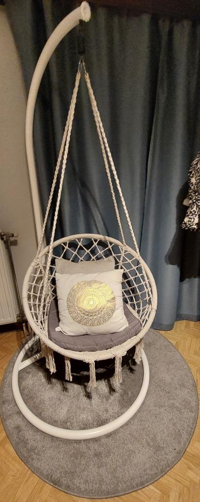 Hangstoel met standaard wit, ecru met kussens en mat, Tuin en Terras, Hangmatten, Gebruikt, Eenpersoons, Met standaard, Binnen