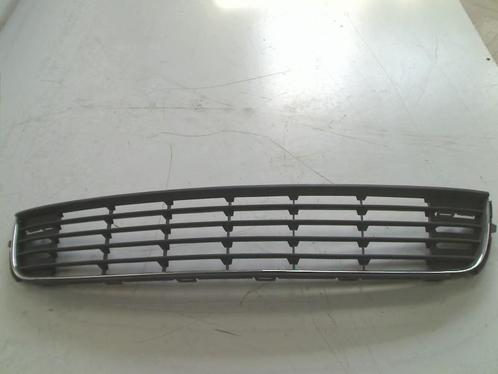 GRILLE Volkswagen Caddy Combi III (2KB,2KJ), Auto-onderdelen, Carrosserie, Volkswagen, Gebruikt