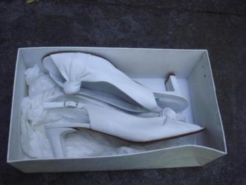 Livraison gratuite nouveaux escarpins de luxe en cuir blanc, Neuf, Moda Di Fausto 37, Escarpins, Blanc