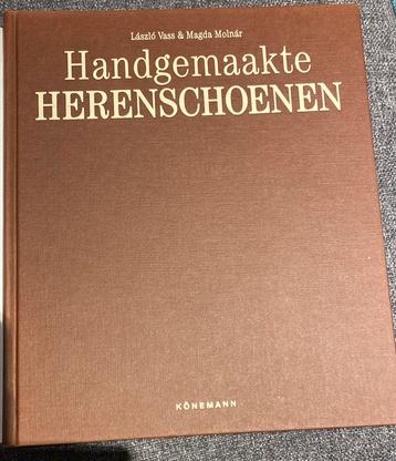 HANDGEMAAKTE. HERENSCHOENEN beschikbaar voor biedingen