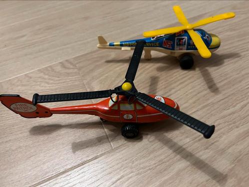 2 tinnen helicopters jaren ‘60-‘70, Enfants & Bébés, Jouets | Véhicules en jouets, Utilisé, Enlèvement ou Envoi