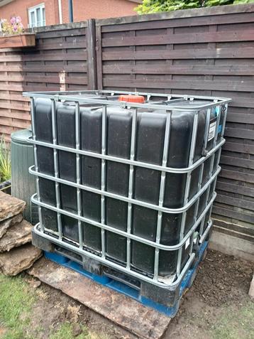 Zwarte IBC container beschikbaar voor biedingen
