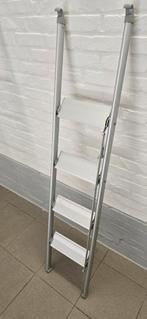 Ladder voor hefbed, met treden omkantelbaar, Caravans en Kamperen, Ophalen, Zo goed als nieuw
