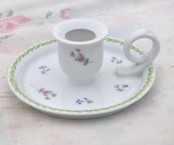 bougeoir a main en porcelaine  beschikbaar voor biedingen