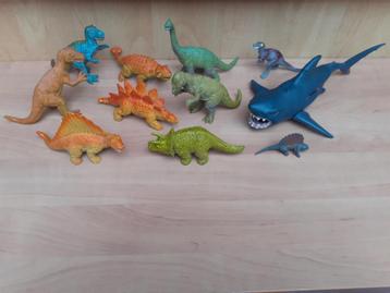 Lot vintage dinosaurussen beschikbaar voor biedingen