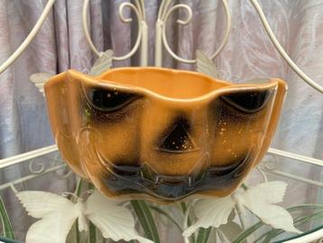 Pompoenkom beschikbaar voor biedingen