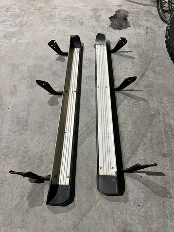 Sidesteps Toyota Landcruiser beschikbaar voor biedingen