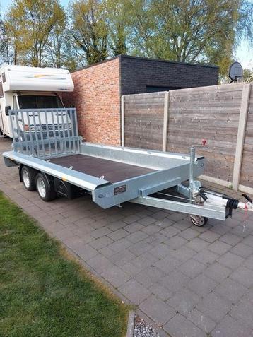 Machinetransporters, Kippers,  plateau aanhangwagens  beschikbaar voor biedingen