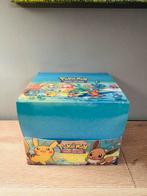 NEUVE - Display Mini Tins Pokémon - Amis de Kanto, Ophalen of Verzenden, Nieuw, Boosterbox