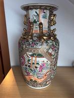 Chinese handgeschilderde vaas met vergulde elementen, Antiek en Kunst, Ophalen