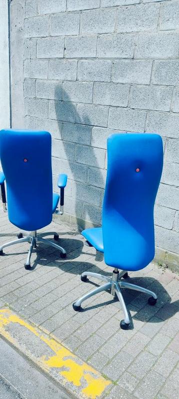 Prachtige blauwe bureaustoelen super design beschikbaar voor biedingen