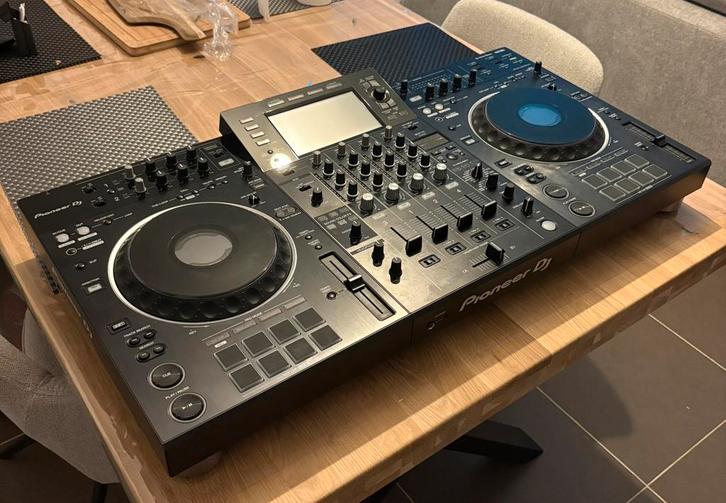 Pioneer XDJ-XZ Met Bescherm Scherm En Tas, Muziek en Instrumenten, Dj-sets en Draaitafels, Zo goed als nieuw, Draaitafel, Pioneer