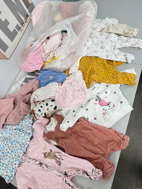 Grote zak VOL babykleding 1-3 maand maanden baby kleding set, Kinderen en Baby's, Babykleding | Baby-kledingpakketten, Ophalen of Verzenden