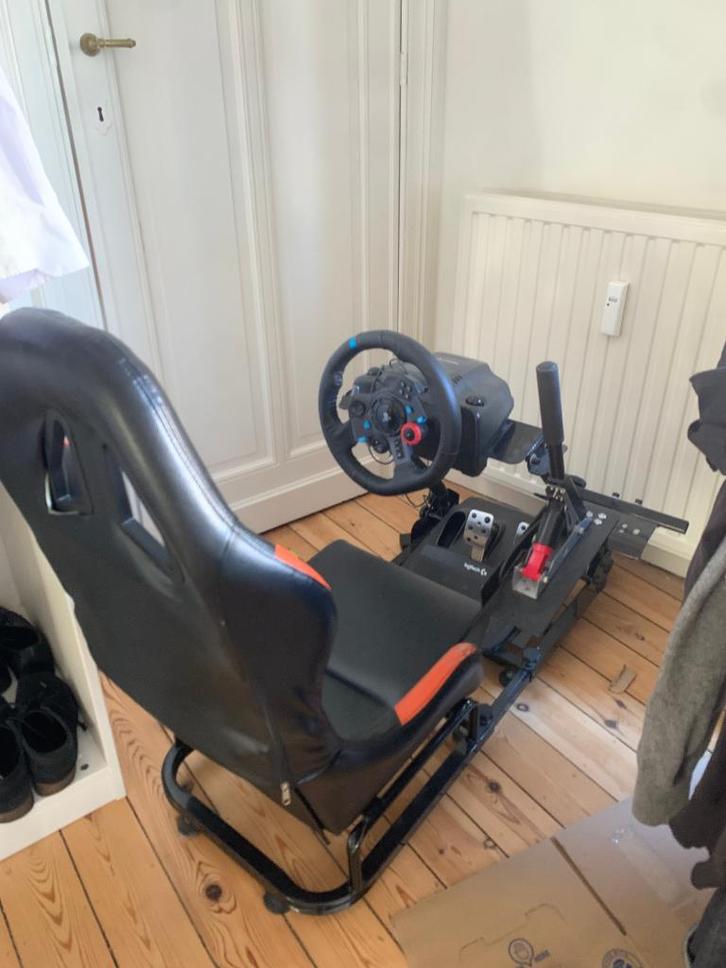 Set up complet : siège + volant Logitech G29 + frein à main, Games en Spelcomputers, Spelcomputers | Sony PlayStation 4, Gebruikt