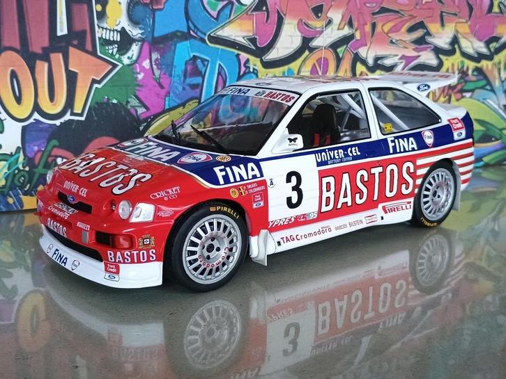 Ford Escort RS Cosworth Rally Ieper 1995 IXO 1/18 --NIEUW--, Hobby en Vrije tijd, Modelauto's | 1:18, Nieuw, Auto, Overige merken