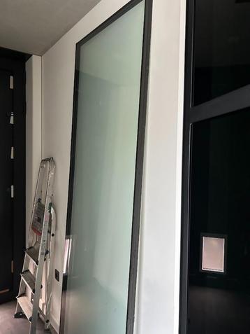 GRATIS  driedubbel glas beschikbaar voor biedingen