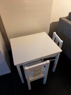 GRATIS houten kindertafeltje en 2 stoeltjes IKEA wit, Kinderen en Baby's, Ophalen, Zo goed als nieuw