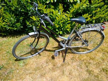 Damesfiets beschikbaar voor biedingen