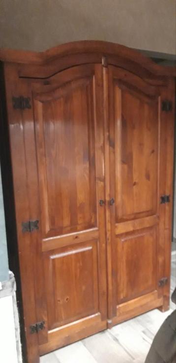 teak kast, Enlèvement