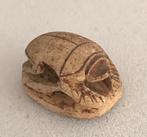 Scarabée en céramique, hiéroglyphes - Égypte ancienne.