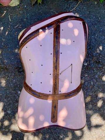 Corset médical ancien en deux parties, Enlèvement ou Envoi