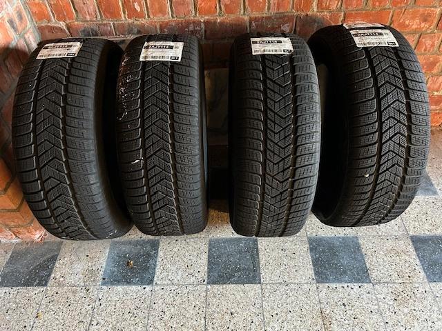 Set van 4 premium winterbanden Pirelli Scorpion Winter, Autos : Pièces & Accessoires, Pneus & Jantes, Pneu(s), Pneus hiver, 19 pouces