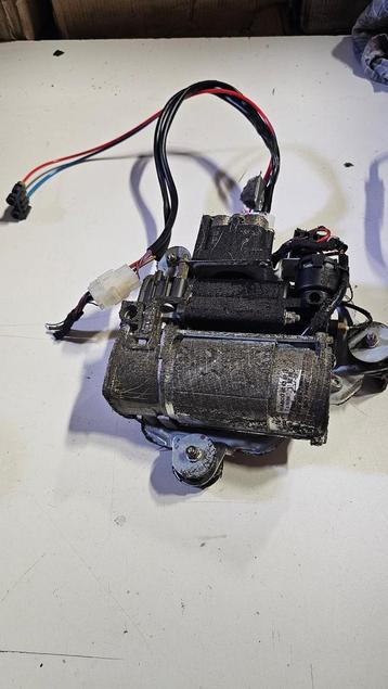 Luchtpomp compressor vering los BMW X5 /5 serie E53 E39 Tour beschikbaar voor biedingen