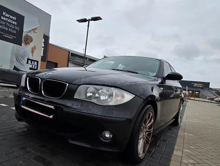 Bmw 118i 2005 Automaat!!, Auto's, BMW, Particulier, 1 Reeks, ABS, Adaptieve lichten, Airbags, Airconditioning, Alarm, Centrale vergrendeling