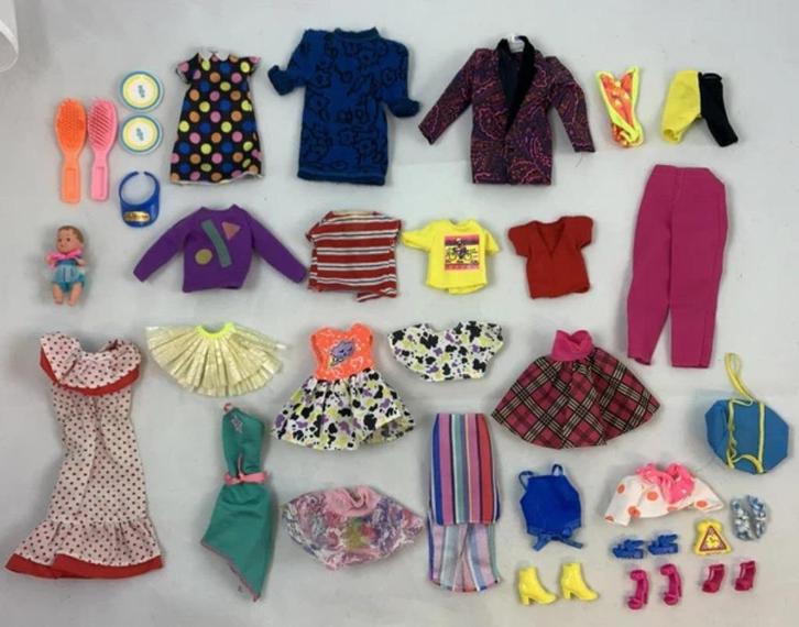 Barbie kleding verzameling accessoires outfits pop vintage, Verzamelen, Poppen, Zo goed als nieuw, Pop, Verzenden
