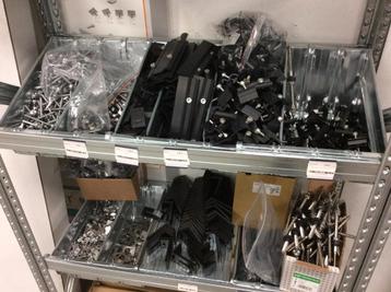 Étagère bac métallique avec séparateur (rayonnage) beschikbaar voor biedingen