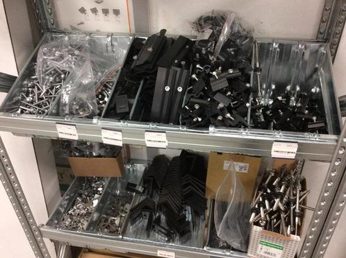 Étagère bac métallique avec séparateur (rayonnage), Huis en Inrichting, Woonaccessoires | Etagères, Nieuw