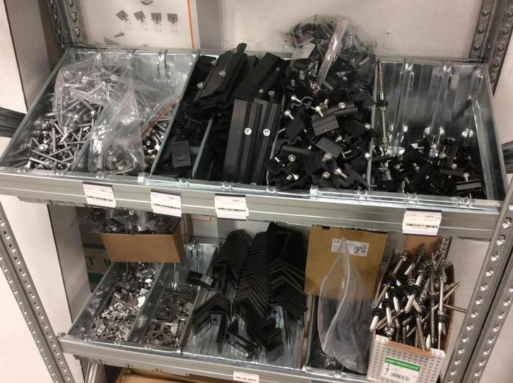 Étagère bac métallique avec séparateur (rayonnage), Huis en Inrichting, Woonaccessoires | Etagères, Nieuw