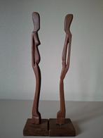 2 houten beeldjes (M/V), Antiek en Kunst, Kunst | Beelden en Houtsnijwerken, Ophalen of Verzenden