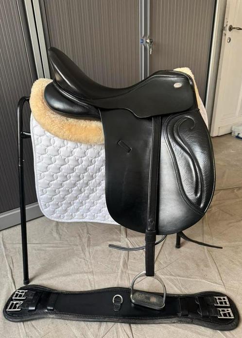 Horse and passion zadel 18 inch, Dieren en Toebehoren, Paarden en Pony's | Zadels, Ophalen