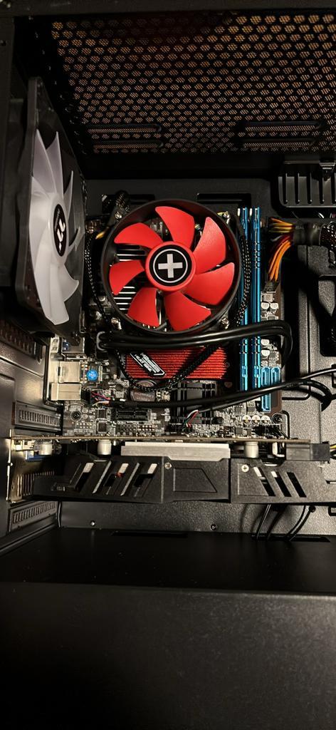 Petit ordinateur gamer, Computers en Software, Desktop Pc's, Refurbished, 4 Ghz of meer, SSD, 8 GB, Met videokaart, Gaming, Ophalen