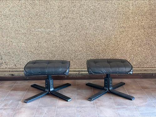 Set van twee ottomans van Unico, 1980’s, Huis en Inrichting, Zetels | Voetbanken en poefs, Ophalen